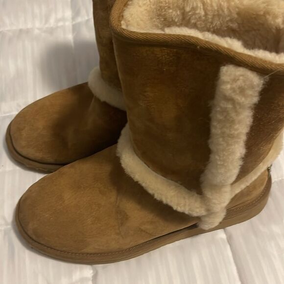 UGG chestnut leather suede with fur accents and metal back plate size 8 - Picture 16 of 16